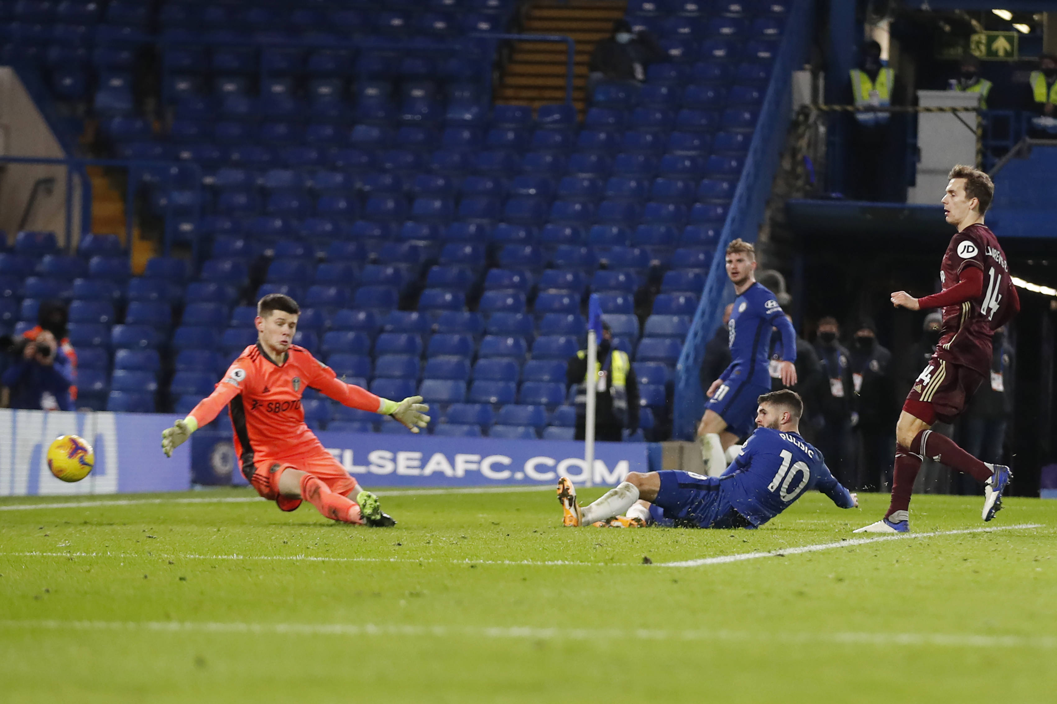 局便展现出 局便展现出